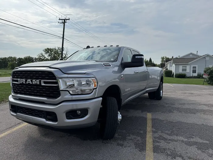 EHT North Pickup Truck & Trailer Repair Shop & Body Shop 9