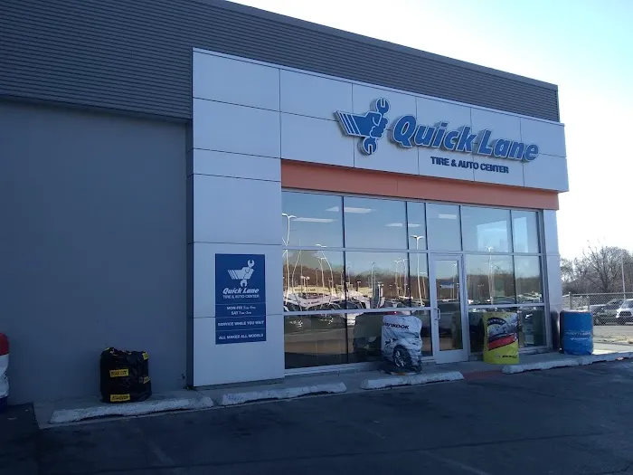 Quick Lane at Hopkins Ford of Elgin 5