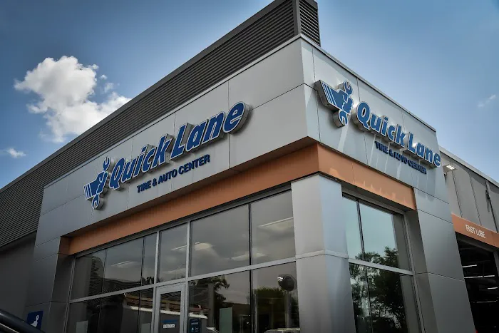 Quick Lane at Hopkins Ford of Elgin 1