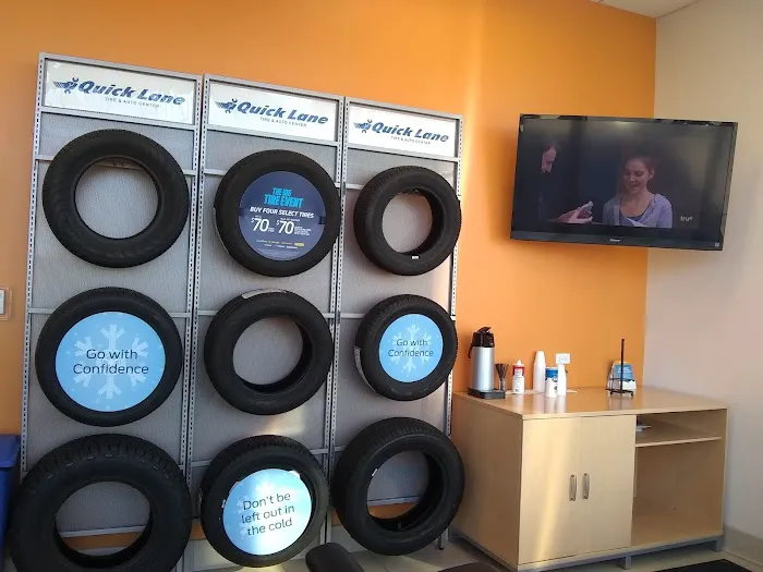 Quick Lane at Hopkins Ford of Elgin 4