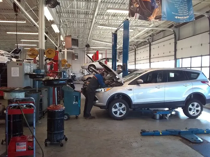 Quick Lane at Hopkins Ford of Elgin 7