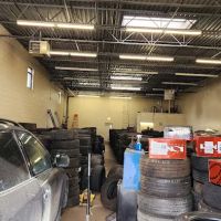 Paisas tire shop