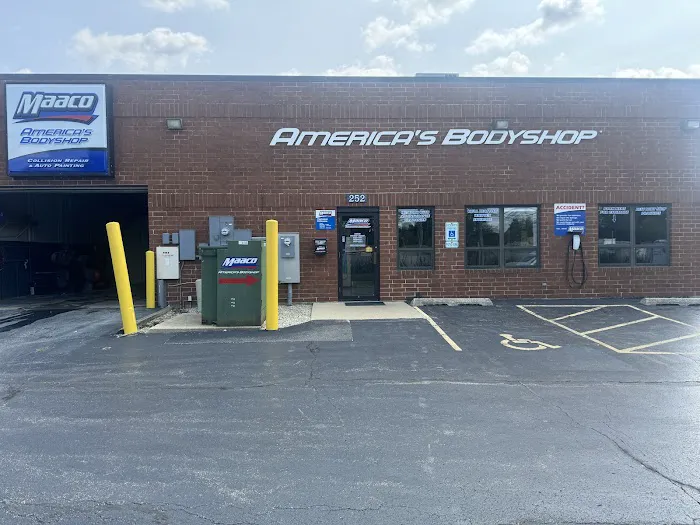 Maaco Auto Body Shop & Painting 6