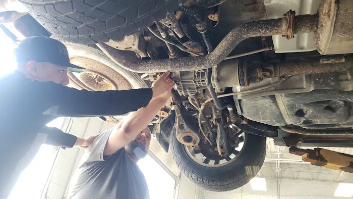 Hawk Nissan of St. Charles Service Center 0