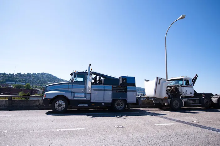 MM Mobile Truck Repair & Tires 2