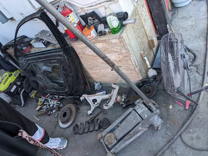 Slauson Collision center inc. 0