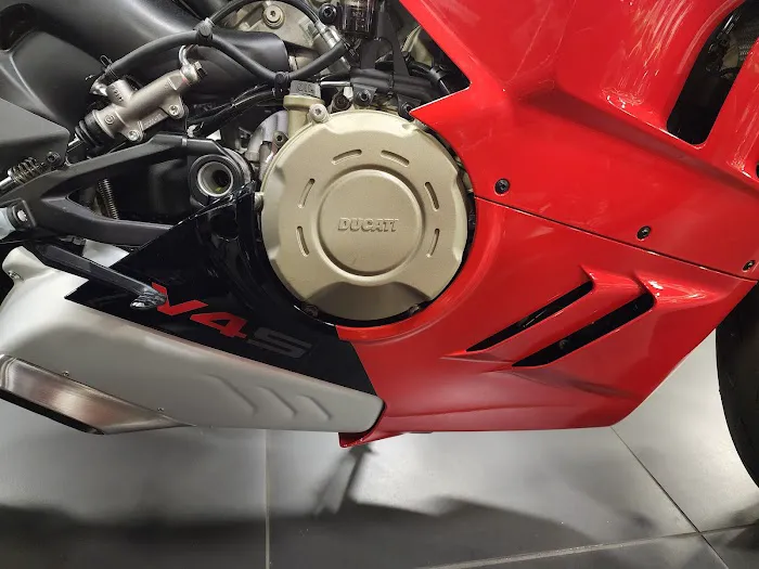 Del Amo Motorsports | Service Department 8