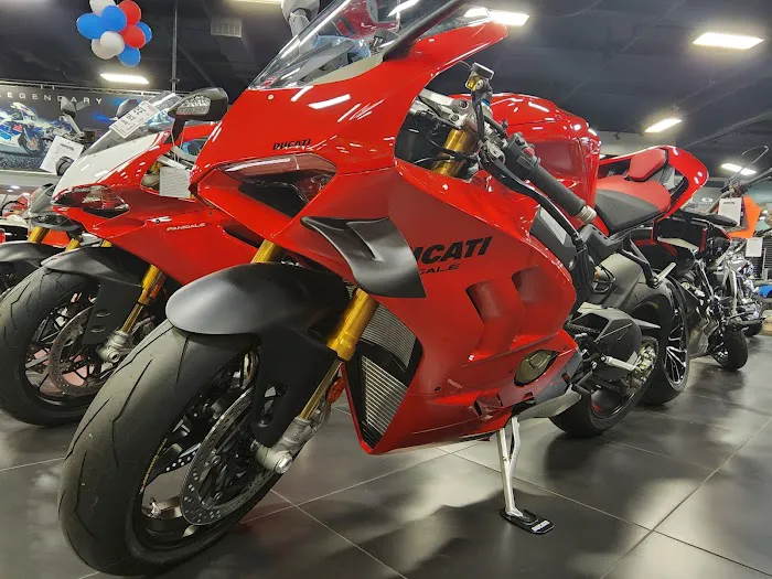 Del Amo Motorsports | Service Department 6