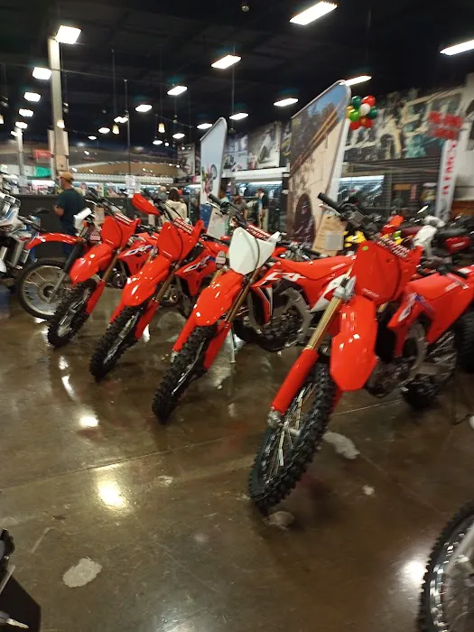 Del Amo Motorsports | Service Department 3
