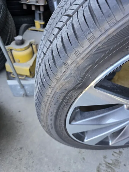 Redondo's Tires 4