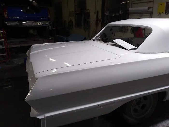 1st CHOICE PAINT & BODY INC. 6