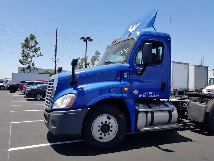 Montes Truck Paint 1