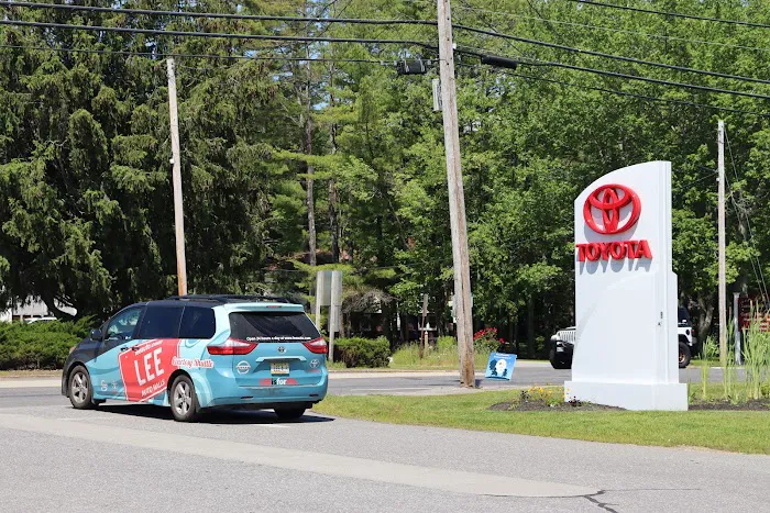 Lee Toyota Service Center 6