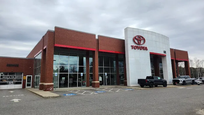 Lee Toyota Service Center 4