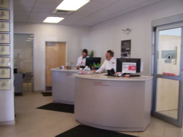 Lee Toyota Service Center 1