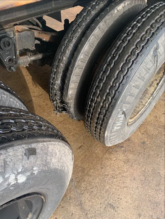 Lee's Tire & Service 3