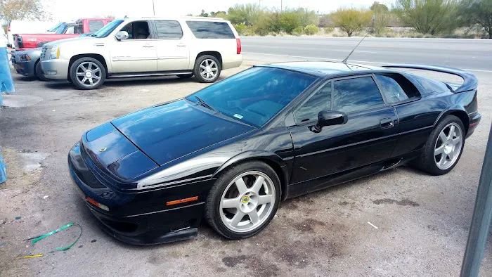 El Coyote Auto Care 2