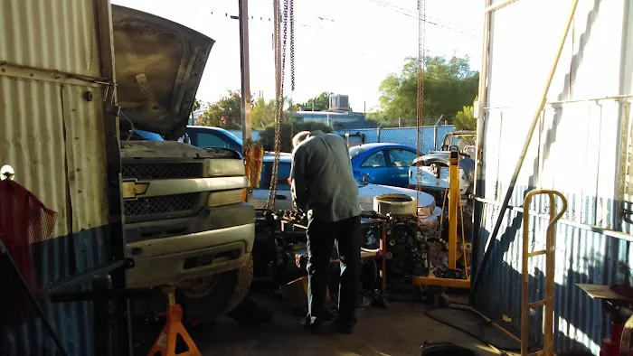 El Coyote Auto Care 0