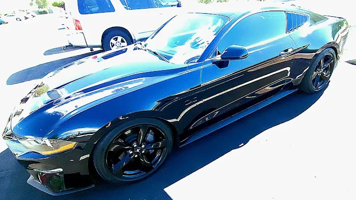 Pinkys Auto Refinishing 4
