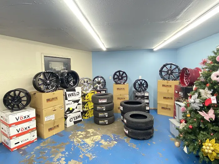 Martinez Tires 0