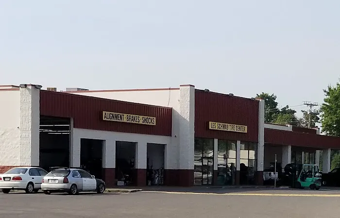 Les Schwab Tire Center 6