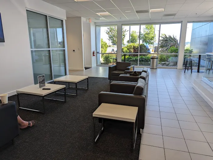 Tesla Center 7