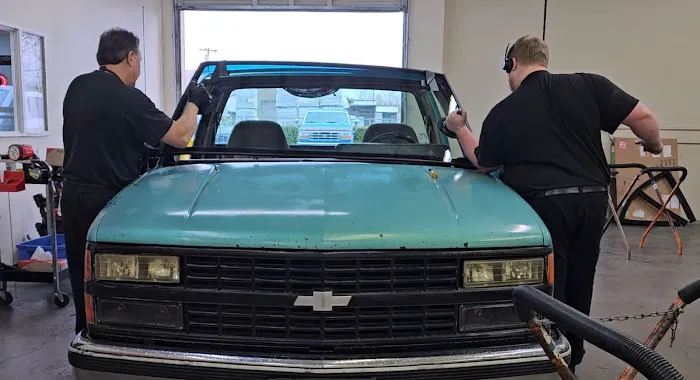 Action Auto Glass 3