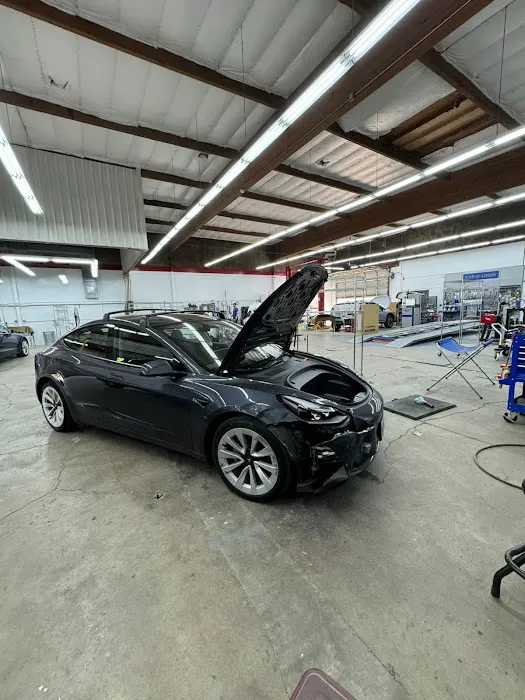 Mackin's Salem Auto Body 9