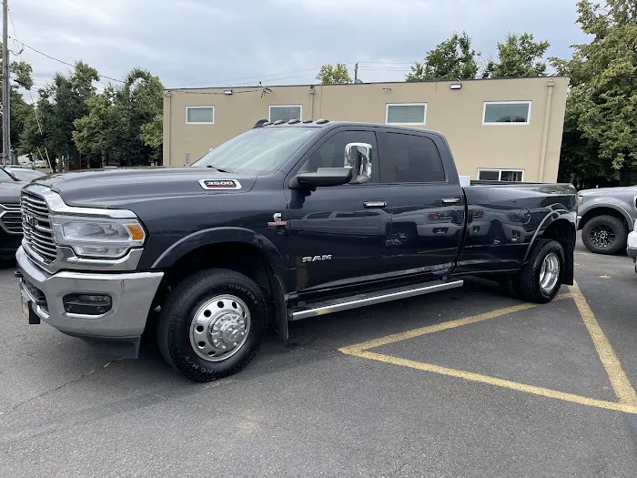 Mackin's Salem Auto Body 1