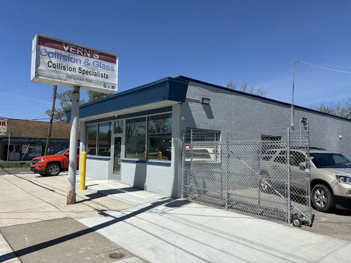 Vern's Collision and Glass Inc 6