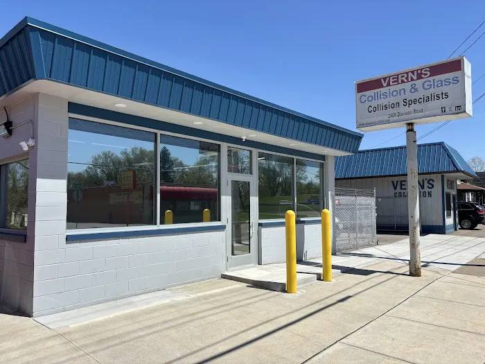 Vern's Collision and Glass Inc 8