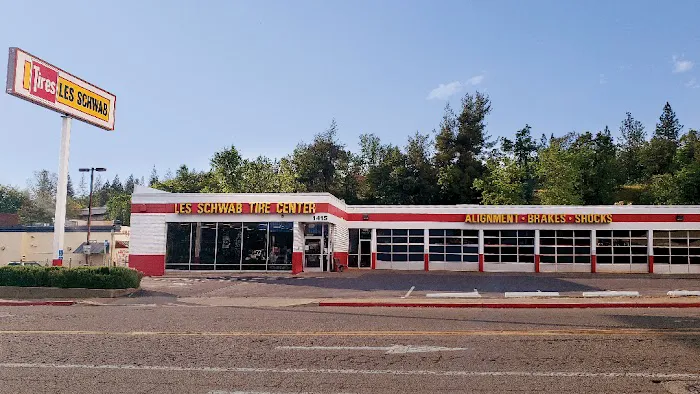 Les Schwab Tire Center 8