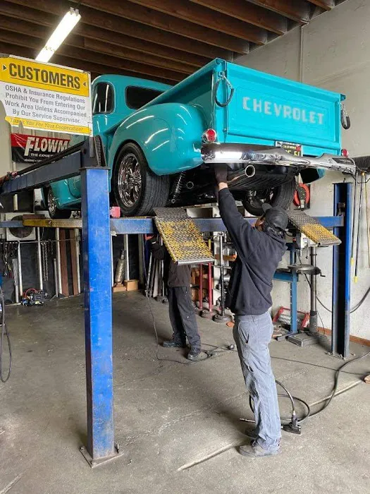 Casper's Muffler & Hitch 6