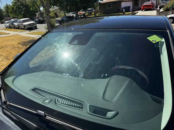 Reyes Auto Glass 2