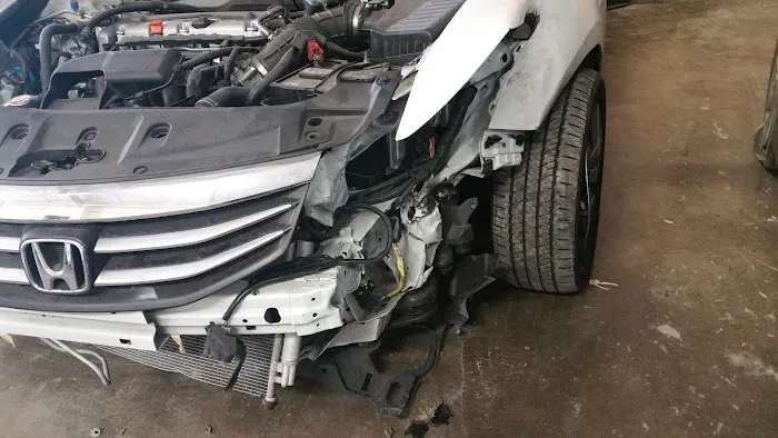 LIGUI AUTO REPAIR 3