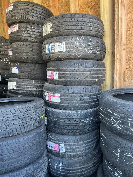 (Vásquez tire service and body shop)/ (Las piedra) 1