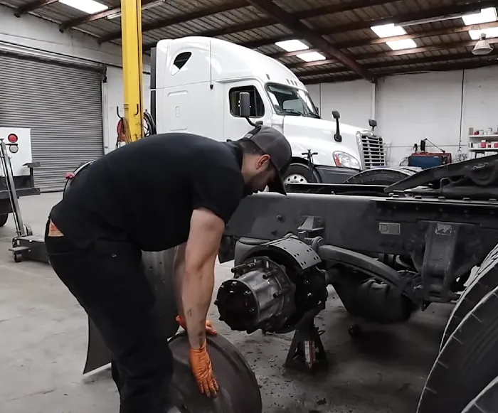 Philadelphia Metro On-Site Truck Repair 6