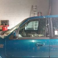 Manny's Auto Glass