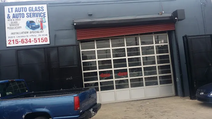 Manny's Auto Glass 3