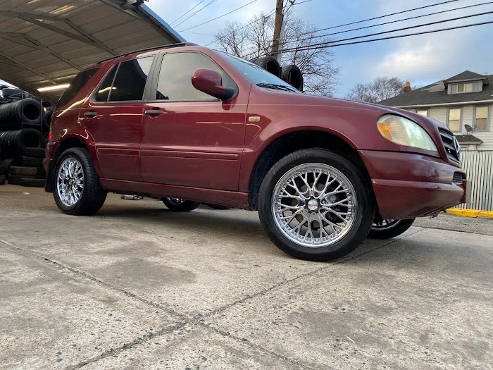 Maaco Auto Body Shop & Painting 4