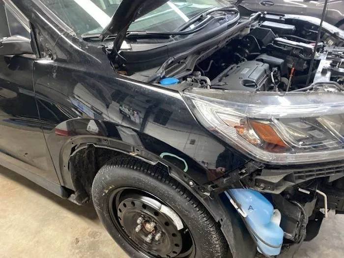 DeGovanni Collision Experts 8