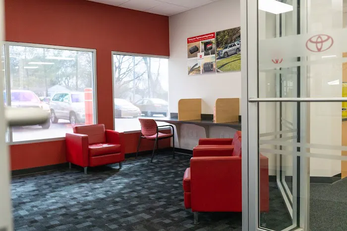Sloane Toyota of Glenside Service Center 8