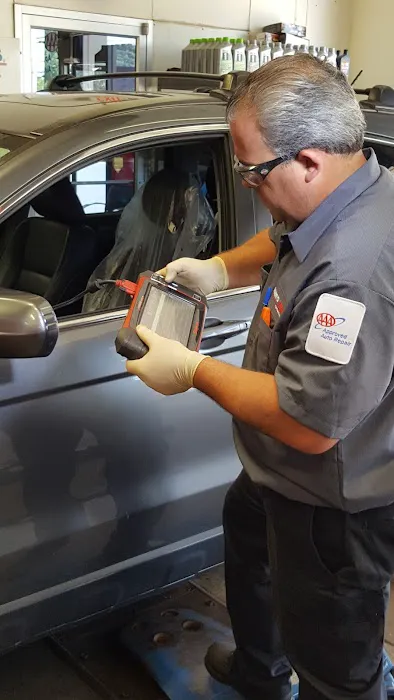 Bowe's Exxon Car Care Center 6