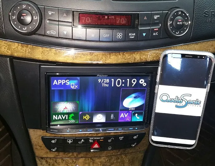 AudioSonic Car Stereo 1