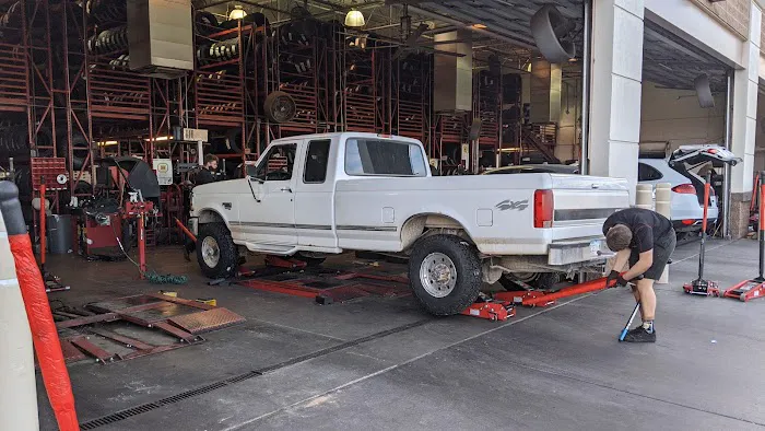 Discount Tire 0
