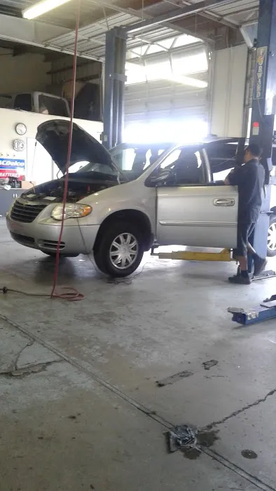 Yoyo's Auto Service & Tires 2