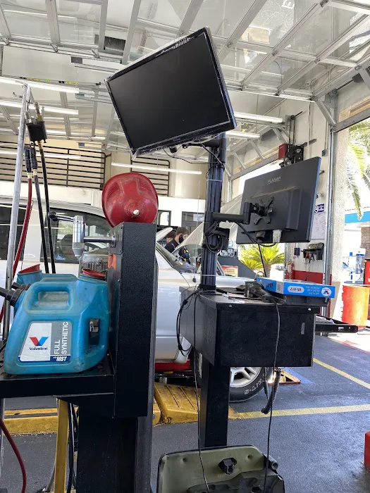 Valvoline Instant Oil Change 4
