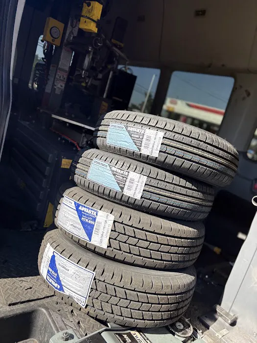 Golden Oasis Mobile Tire Shop 2