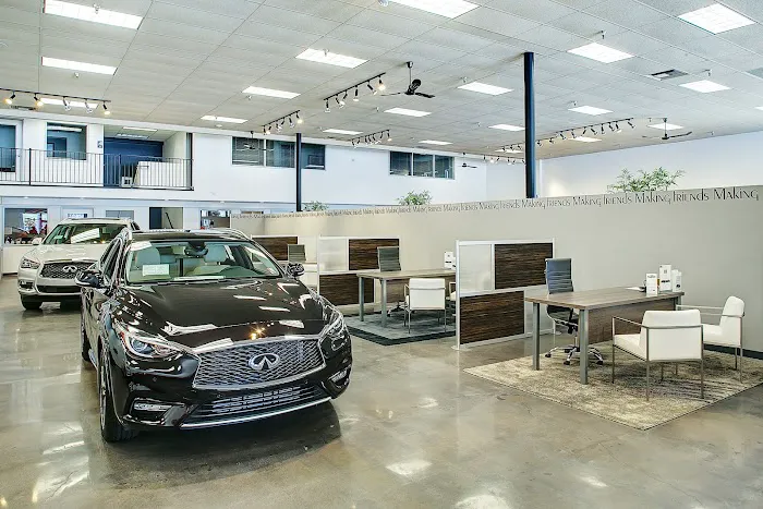 INFINITI Palm Springs Service 2