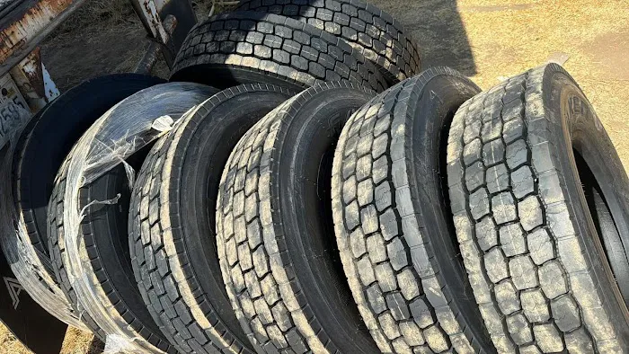 Clave Truck Tire Service 6